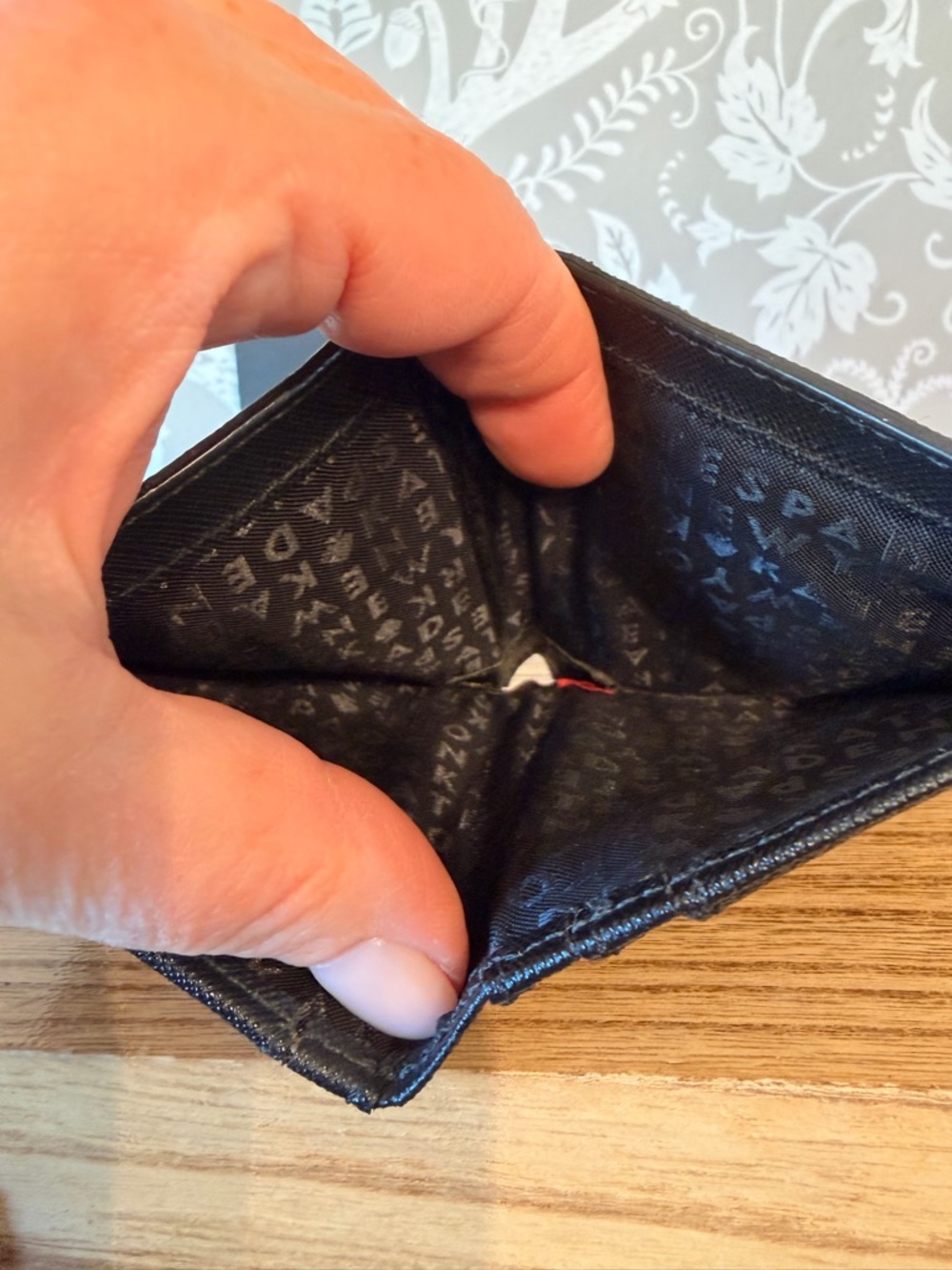 Kate Spade Glitter Mini Snap Wallet Black & Silver EUC - Picture 9 of 12